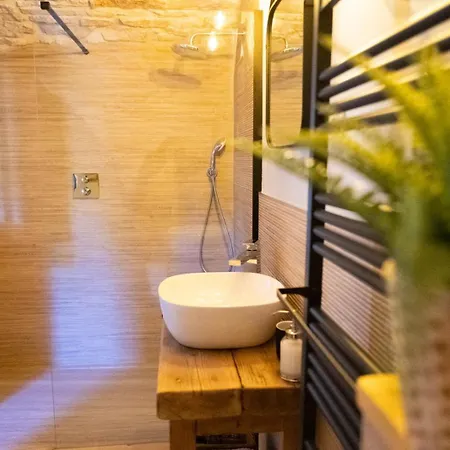 Bed & Breakfast De La Pouzolle *